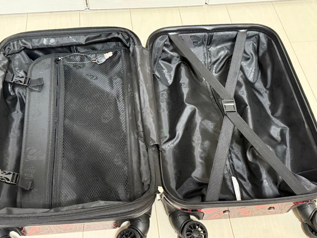 Acid Black Cherry キャリーケース