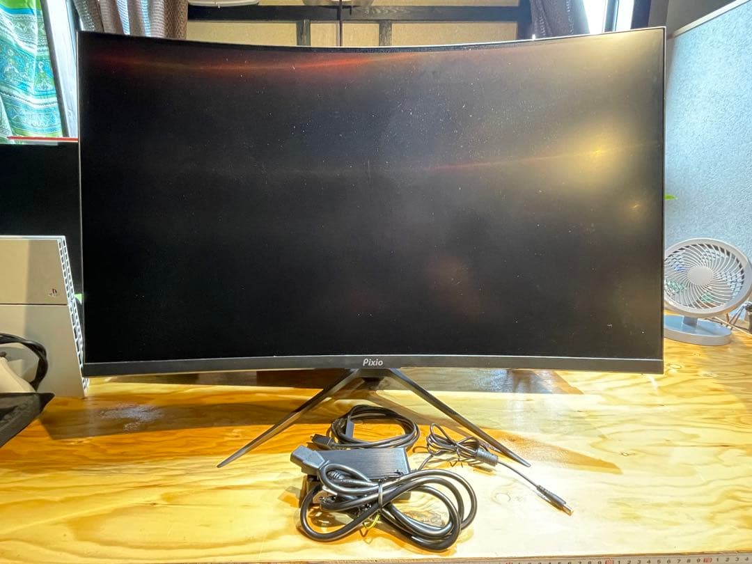 Pixio ゲーミング湾曲モニター 32インチ
