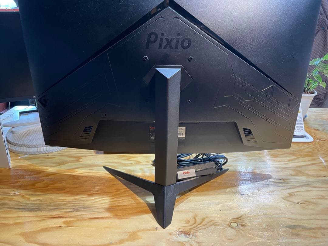 Pixio ゲーミング湾曲モニター 32インチ