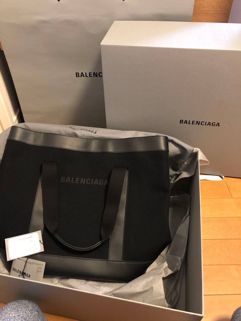 バレンシアガトートバック