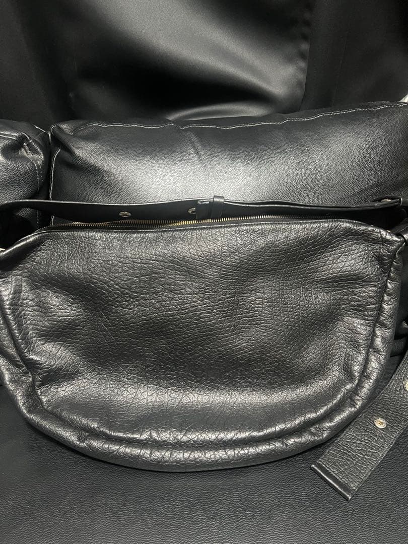 thug club サグクラブ　メッセンジャーバッグ　ブラック