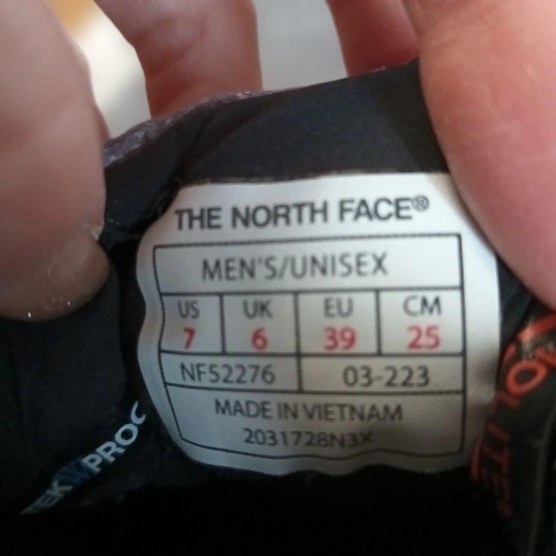 で*め様 ノースフェイスブーツ25センチ