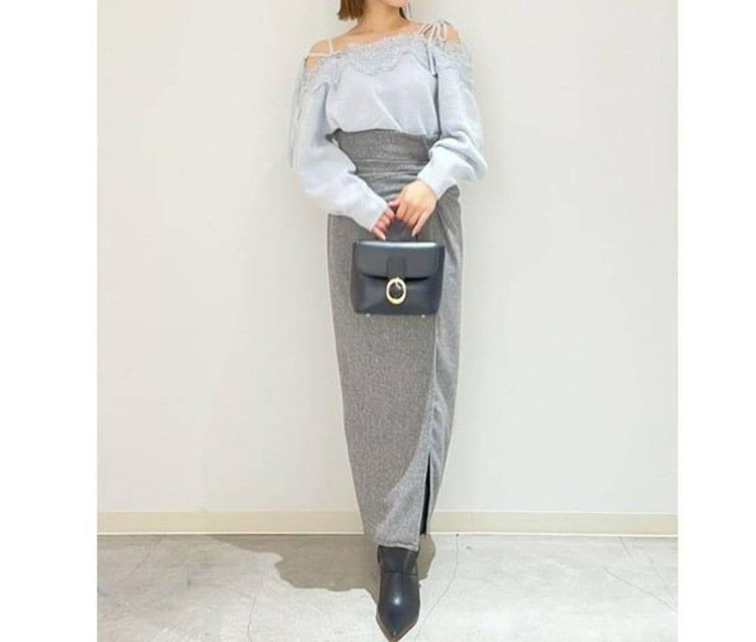 【美品】レーストリミングオフショルニットプルオーバー SNIDEL LBLU