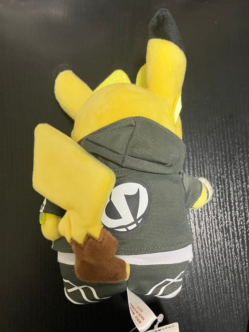 ギンガ団　グズマ　ピカチュウ　ぬいぐるみ