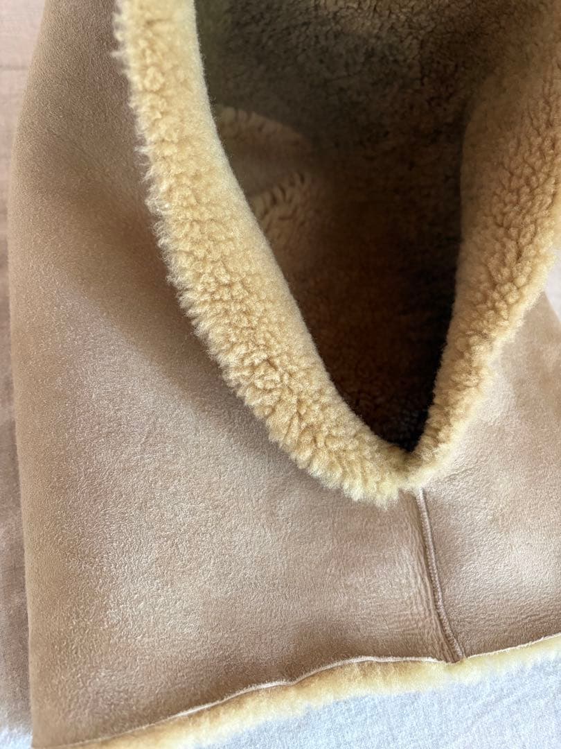 ベージュ シープスキン スヌード