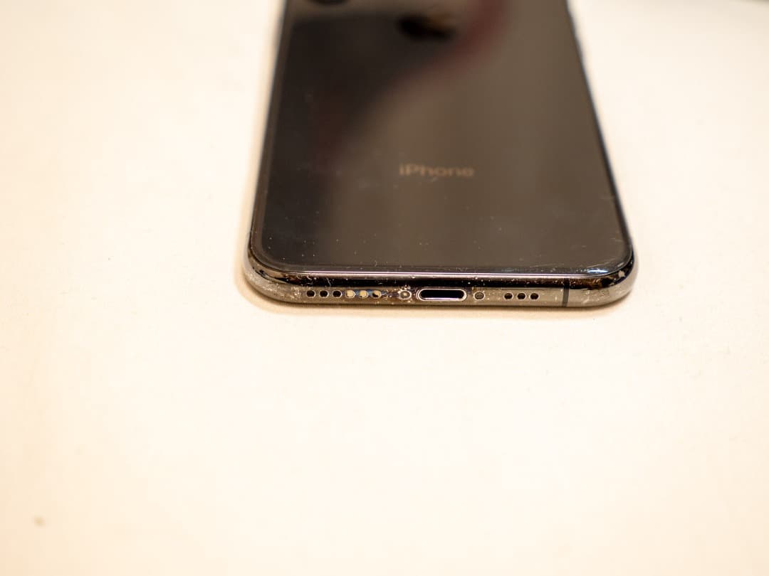 【ジャンク品】iPhone XS Space Gray ドコモ版（256GB）