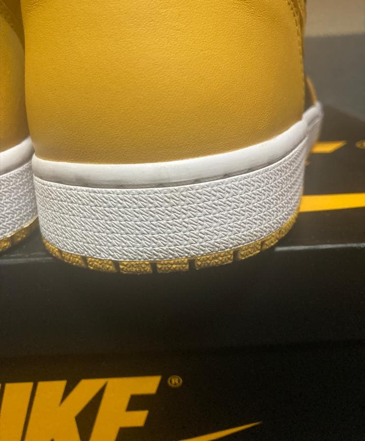 美品/NIKE/ AIR JORDAN1 HI OG /Pollen/パラン