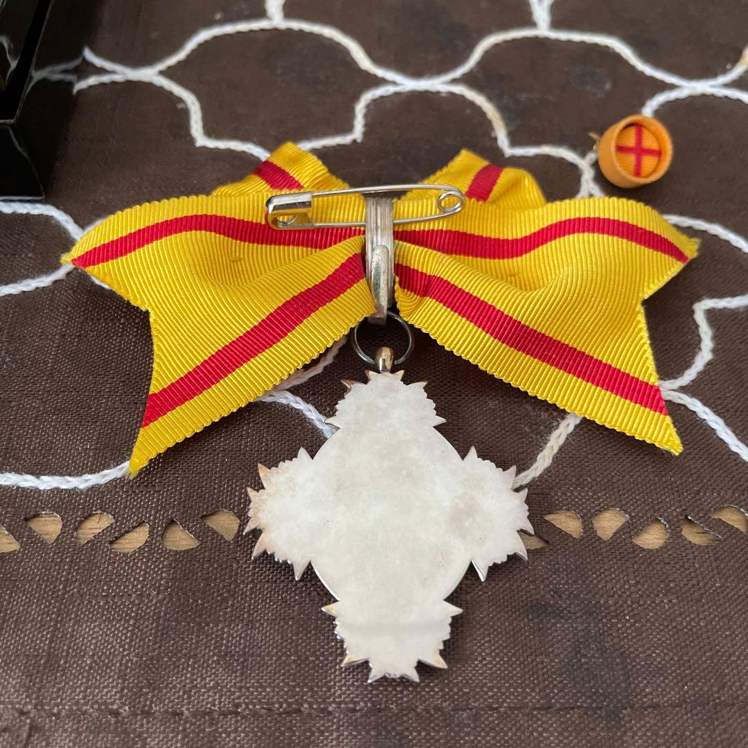 【レア 美品】勲七等宝冠章