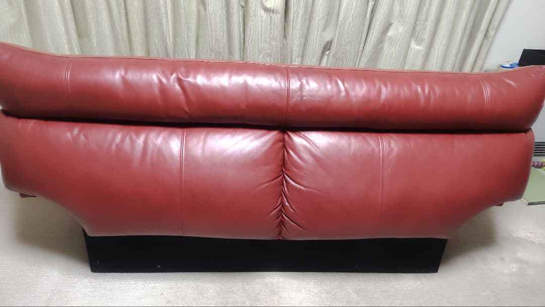 期間限定値下！ミラージュⅢ 赤いレザー3人掛けソファ