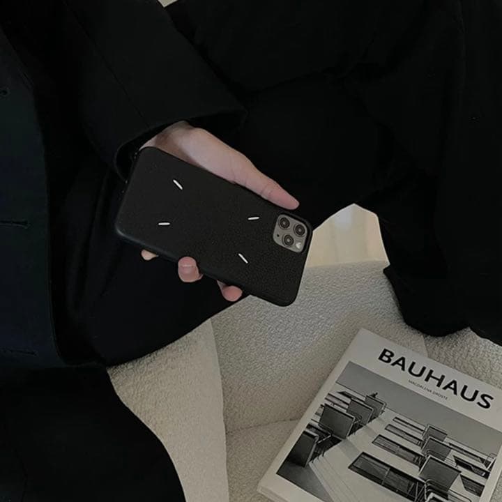 ブラック iPhone12proケース レザー 刺繍