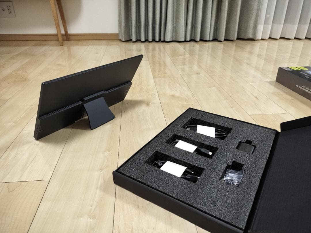 バイルモニター 15.6インチ タッチパネル 2.8K 100Hz