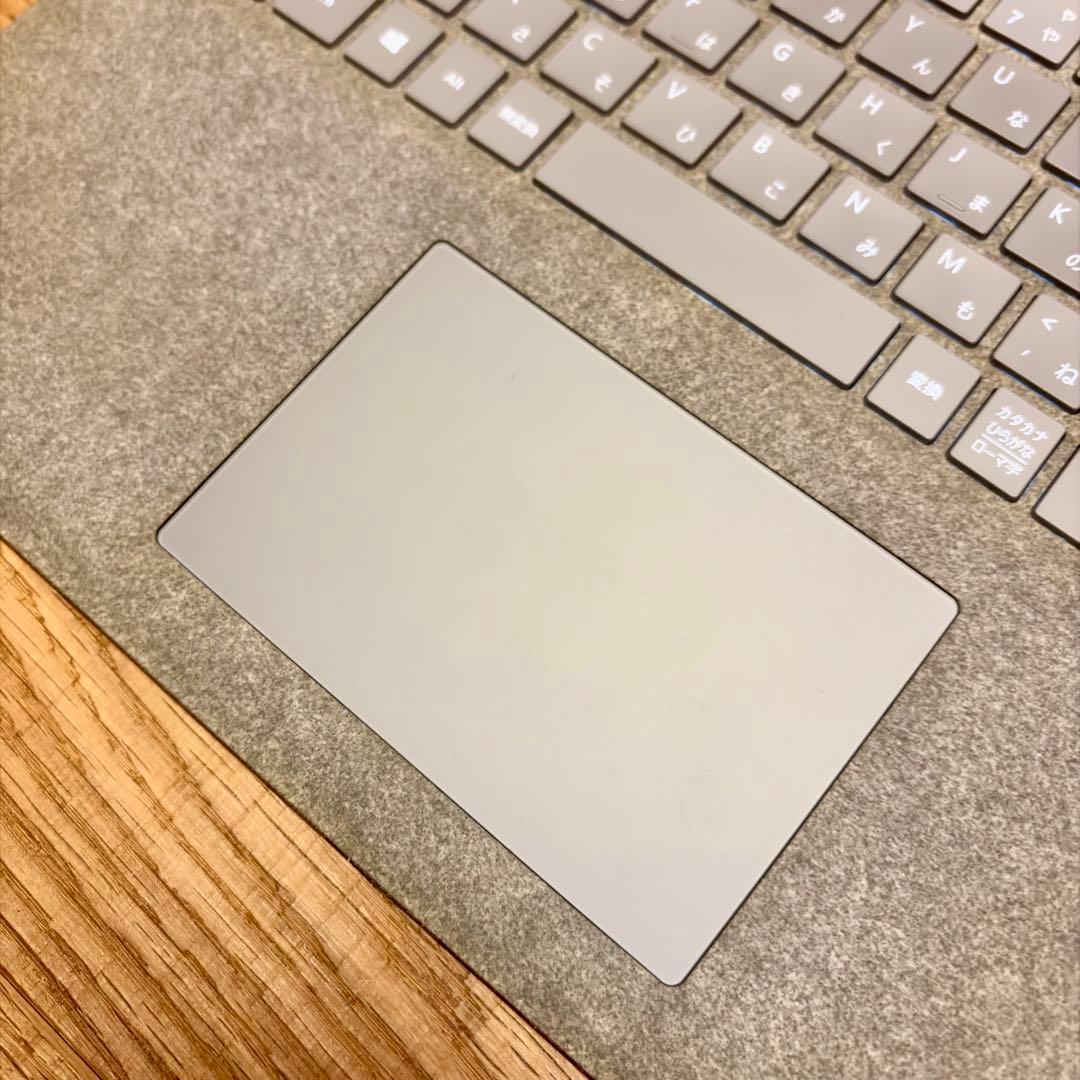 Microsoft Surface Laptop 2 Office付き