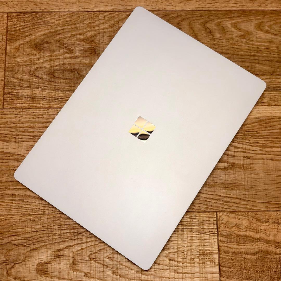Microsoft Surface Laptop 2 Office付き