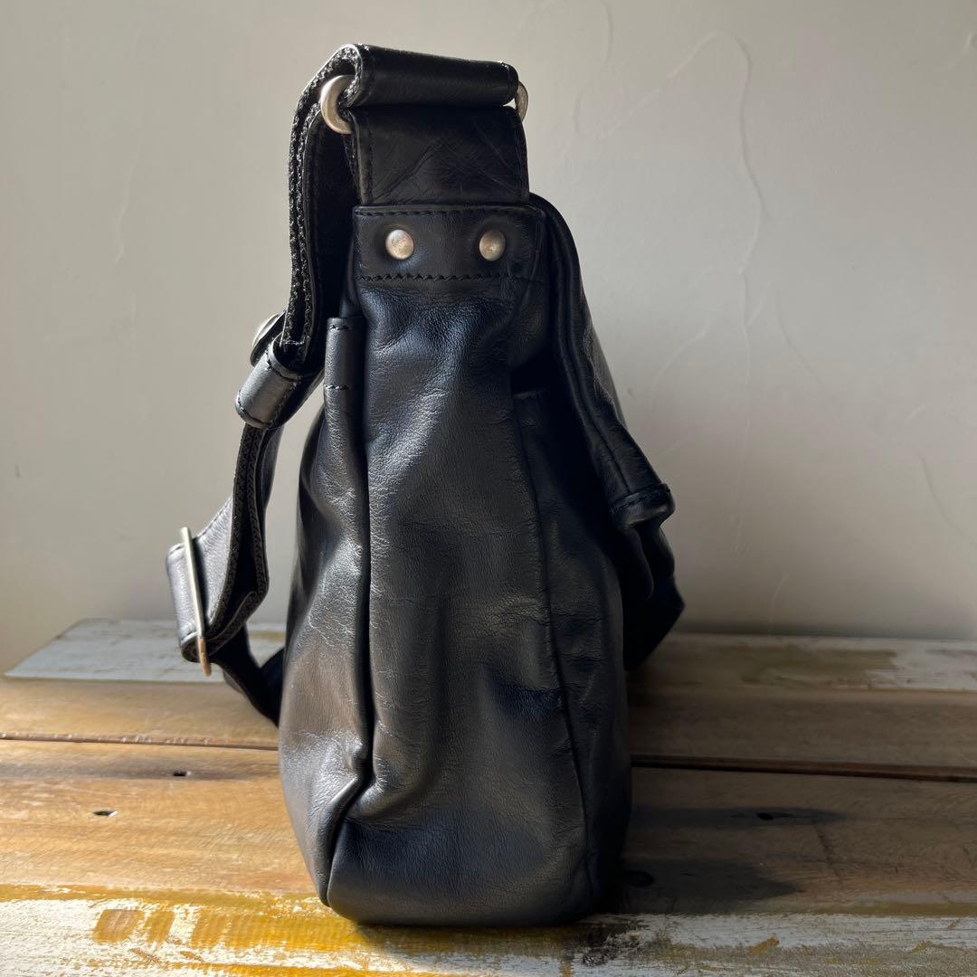 美品!! CORBO コルボ ショルダーバッグ　廃盤　メッセンジャーバッグ　黒