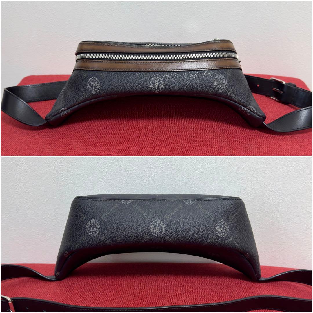 限定 定価36.7万円 ベルルッティ シグネチャーキャンバスレザーボディバッグ