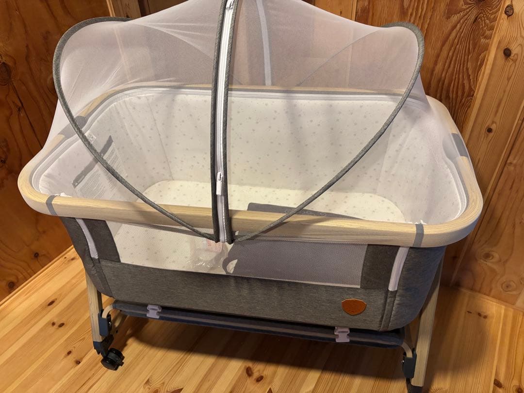 極美品　2024年　4月購入　ベビーベッド　HZDMJ グレー　hzdmj