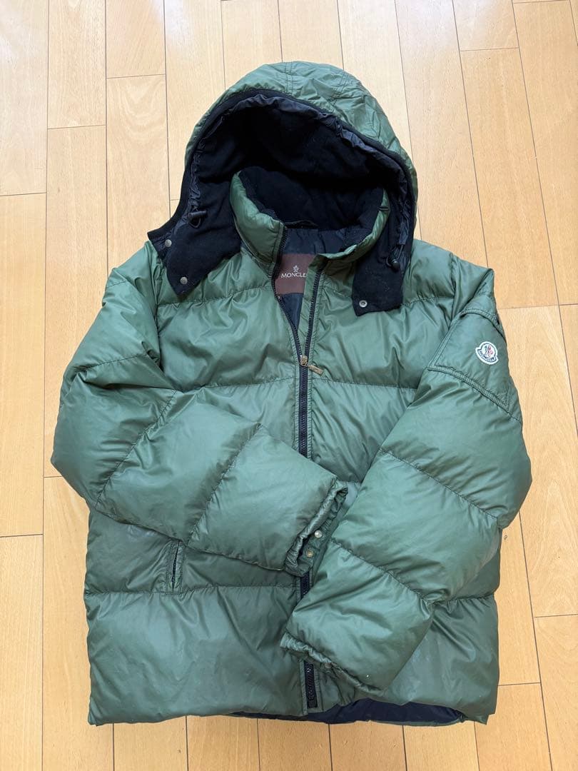MONCLER オリーブグリーン ダウンジャケット