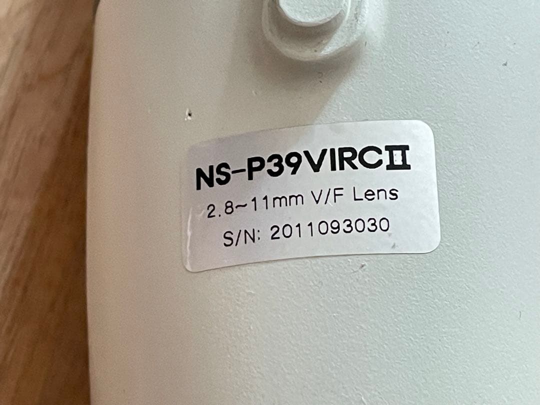 BNC接続　12V電源高性能高機能防犯カメラ　取扱説明書付保管期間終わり安く出品