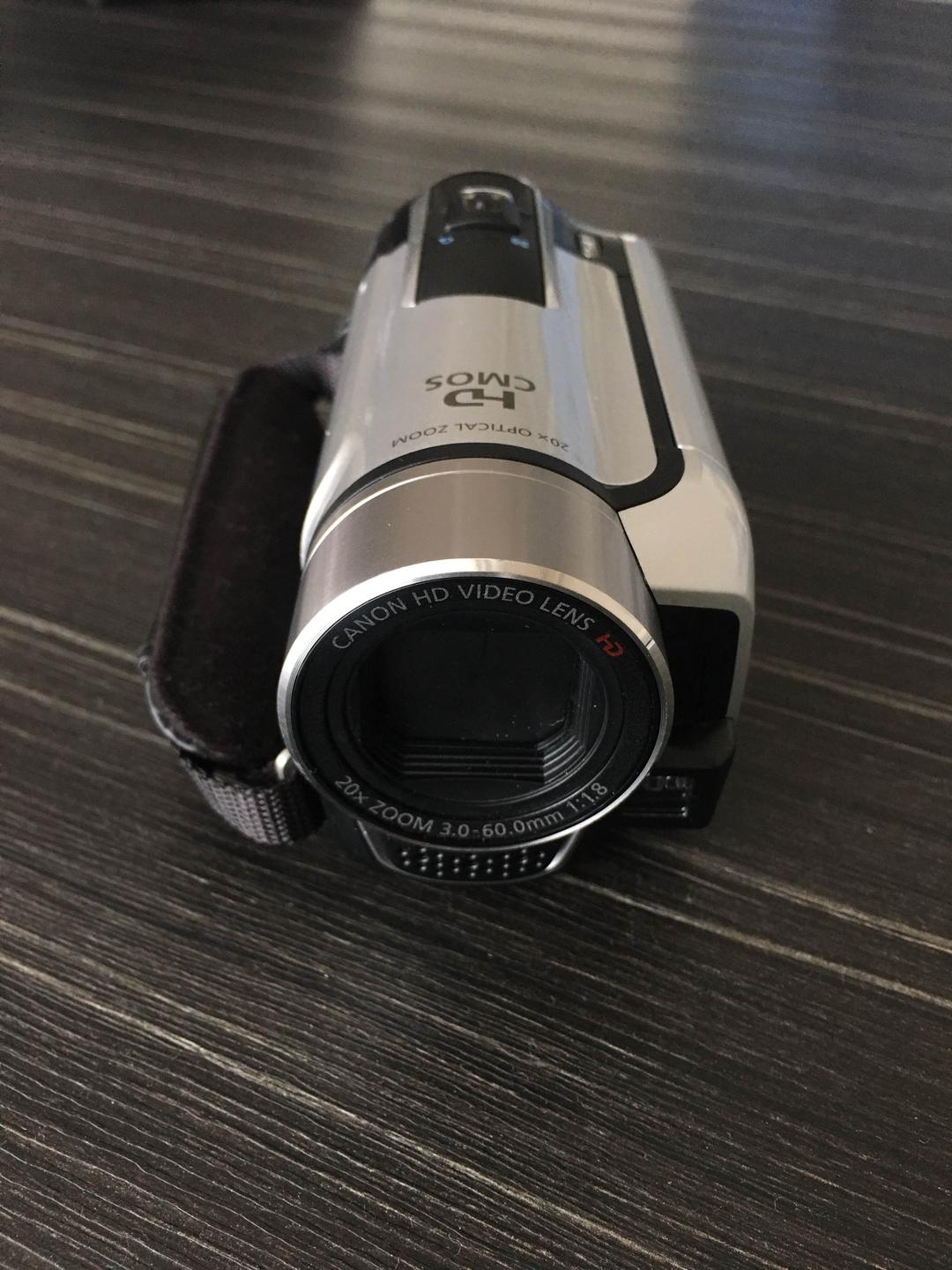 ビデオカメラ Canon ivis HF R11