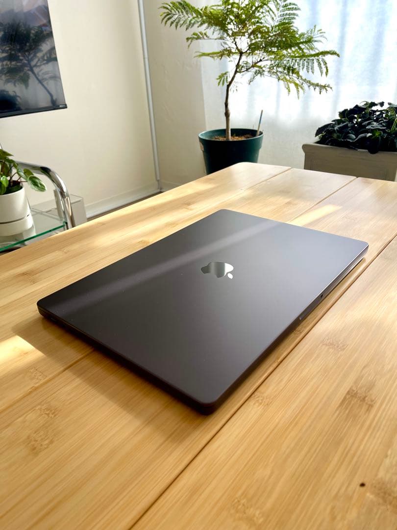 MacBookPro M4 Max 128GB 1TB 16インチ