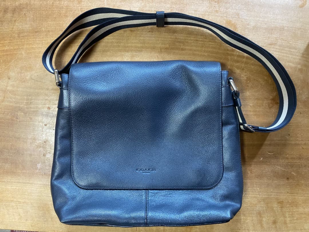 COACH ネイビー レザー メッセンジャーバッグ