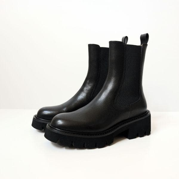 オデット エ オディール ODETTE E ODILE 黒 チェルシーブーツ
