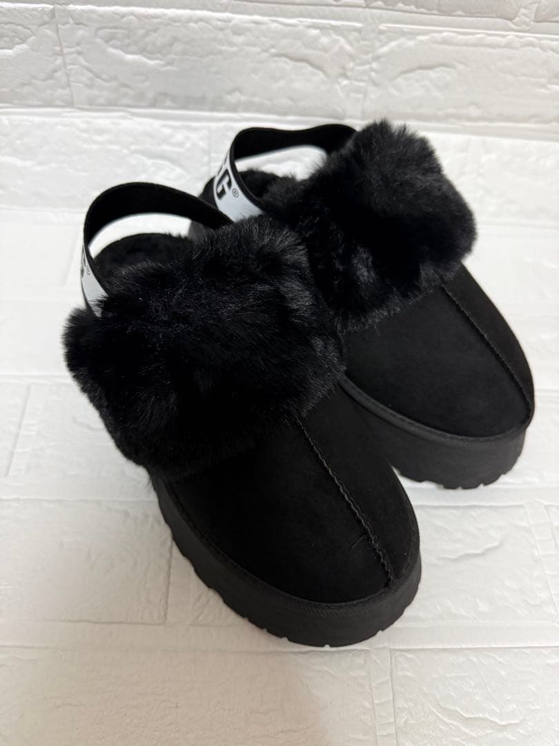 ブラックファーサンダル