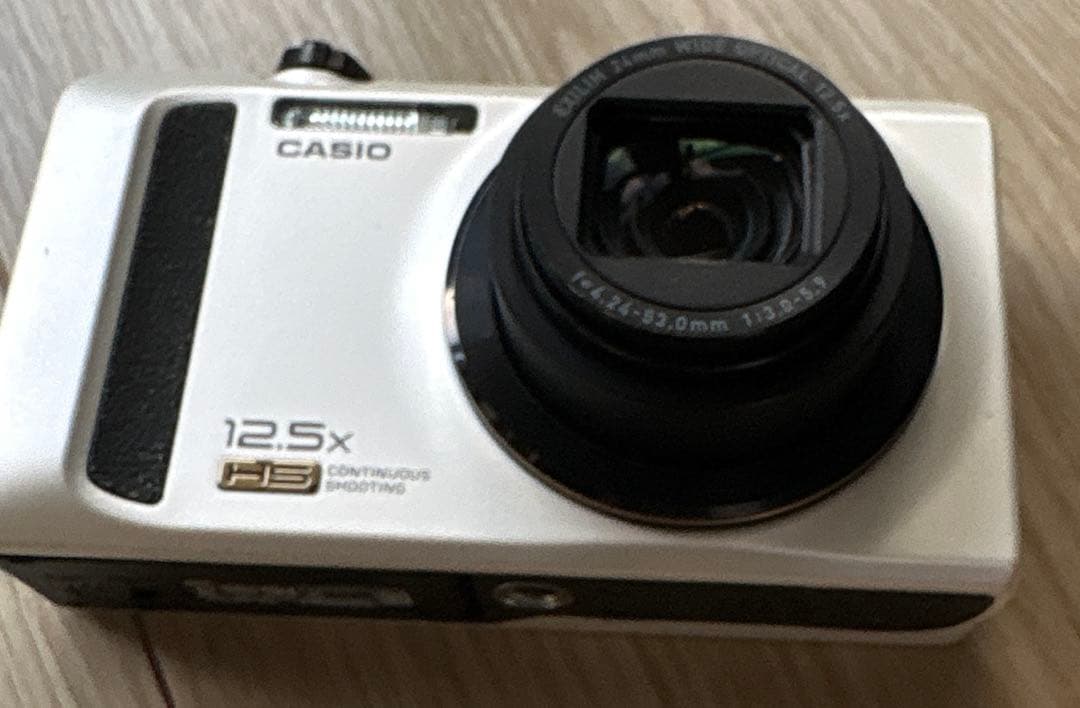 ジャンク品 CASIO EXILIM EX-ZR100 ホワイト
