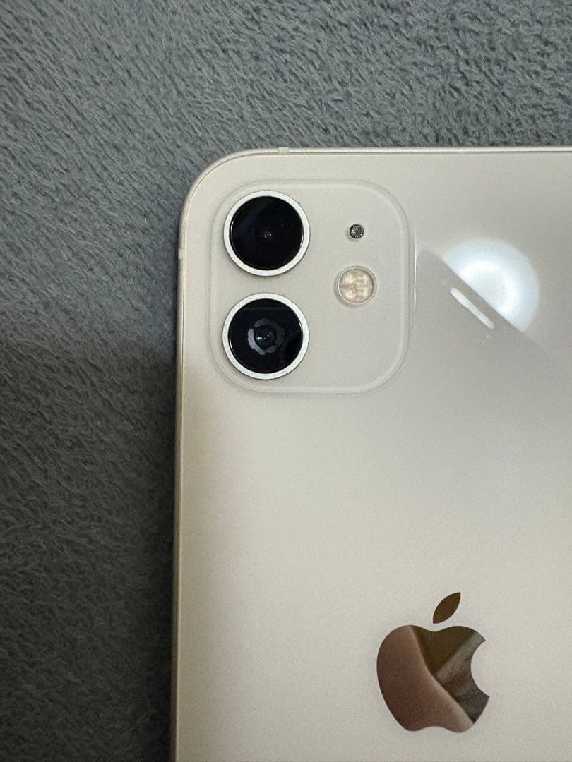 Apple iPhone 12 本体　ホワイト