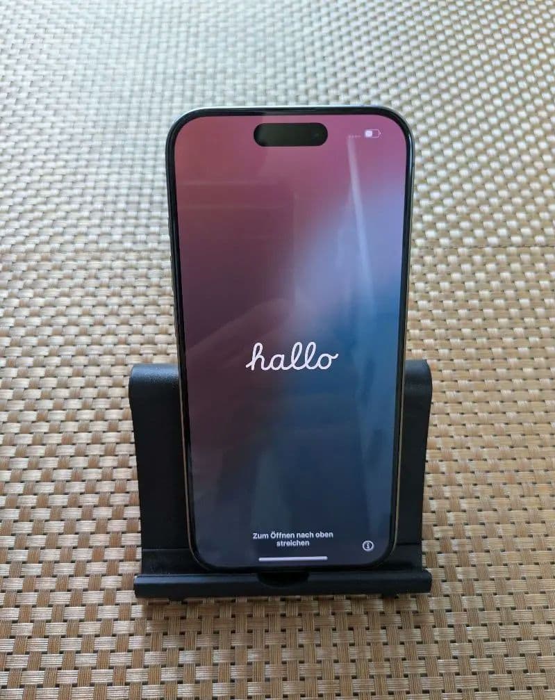 Apple iPhone 15 Pro ナチュラルチタニウム 本体 ＋おまけ