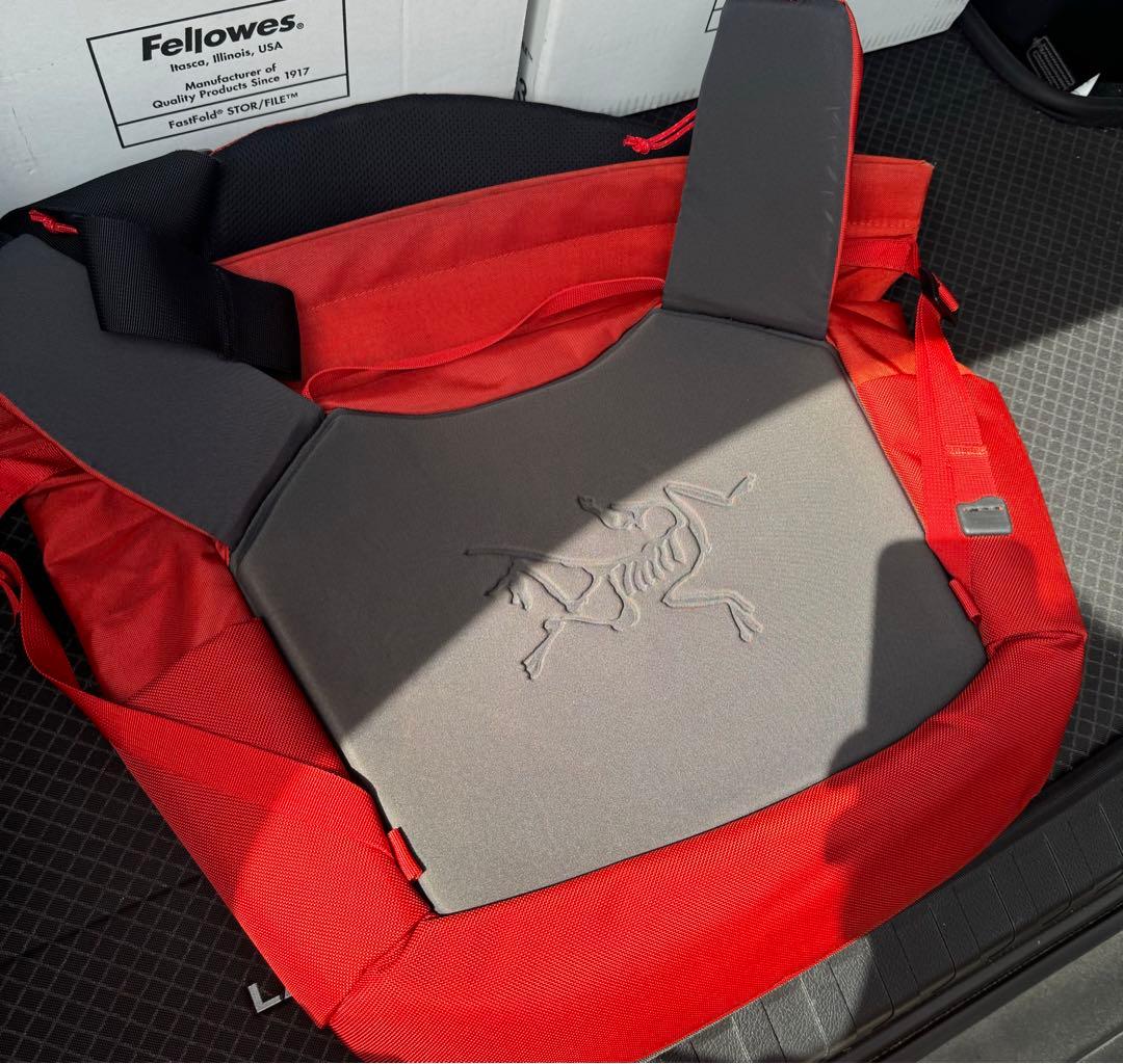 【廃盤】Arc'teryx ミストラル16