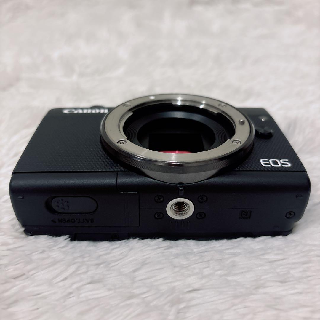 【美品】Canon EOS M100 ブラック　15-45mmレンズ付き