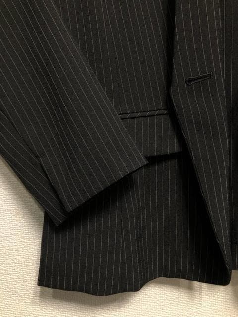 新品☆19号LL～3L黒系ストライプ♪洗える2パンツスーツ脚きれい見え☆r396