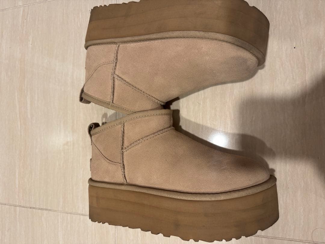 UGG CLASSIC ULTRA MINI PLATFORM ブーツ