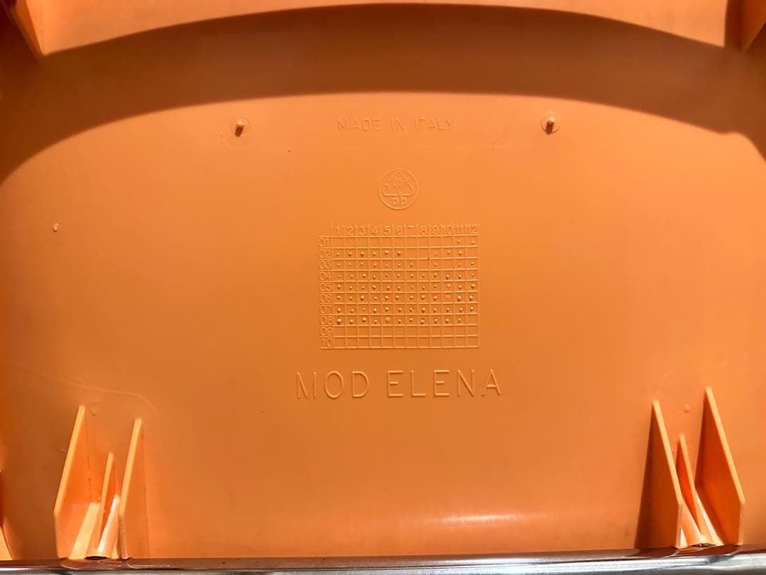 MOD ELENAスタッキングチェア スペースエイジ ミッドセンチュリー