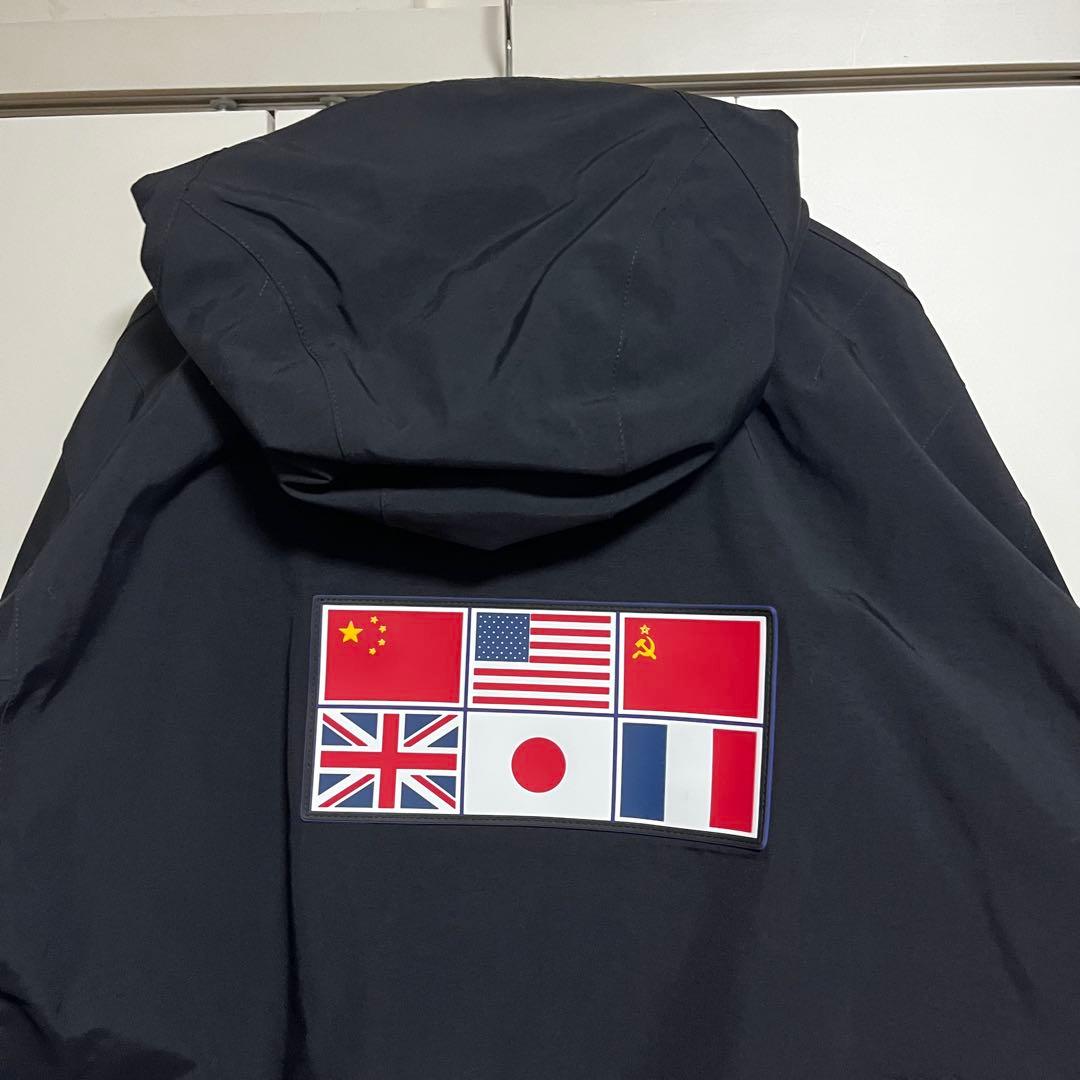 The North Faceトランスアンタークティカパーカー