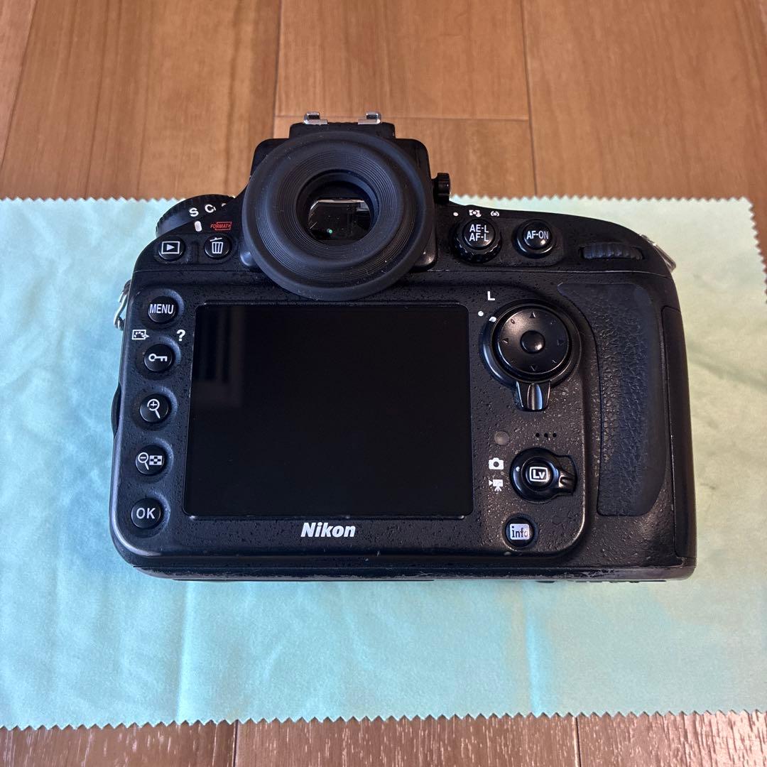 値下げ中!! Nikon D800ボディ +バッテリー ,充電器等付属