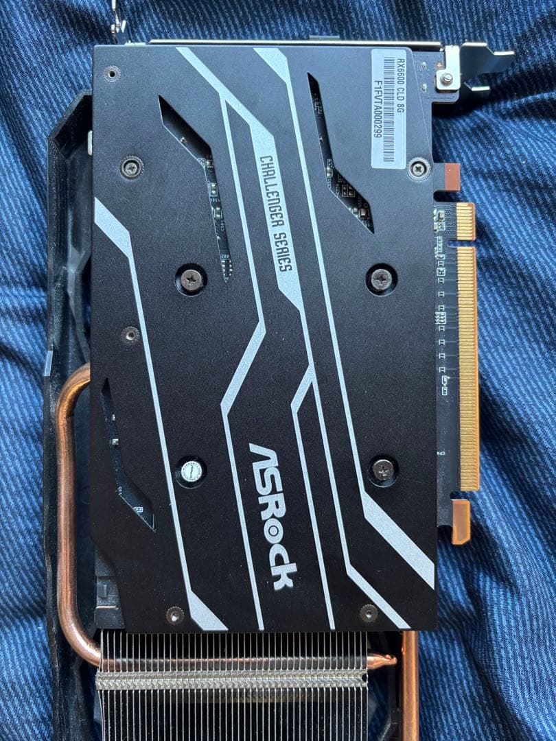 ASRock Challenger RX 6600 本体