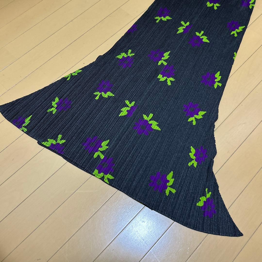 美品　プリーツプリーズ　イッセイミヤケ　プリーツロングスカー花柄