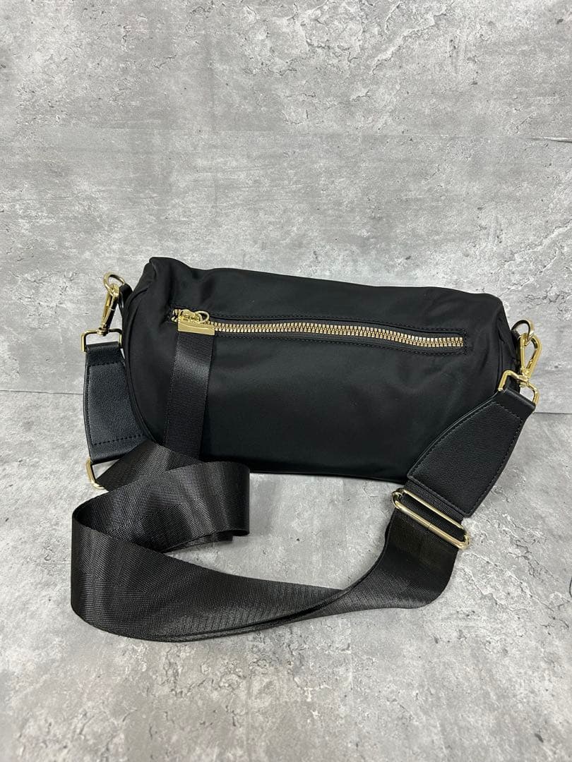 PECHINCHAR ペシンシャ メタルファスナーボディバッグ ショルダーバッグ