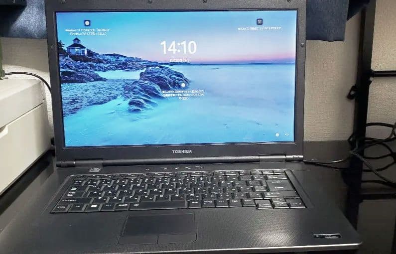 新品互換バッテリー付きノートパソコン