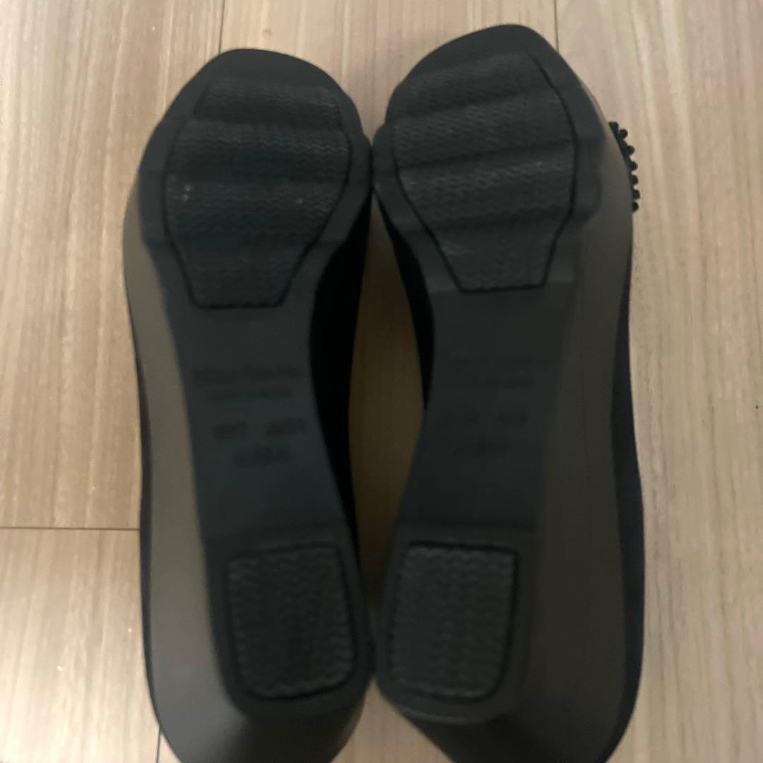 新品未使用　HILLS AVENUE 　リボンビジュー　付の黒パンプス