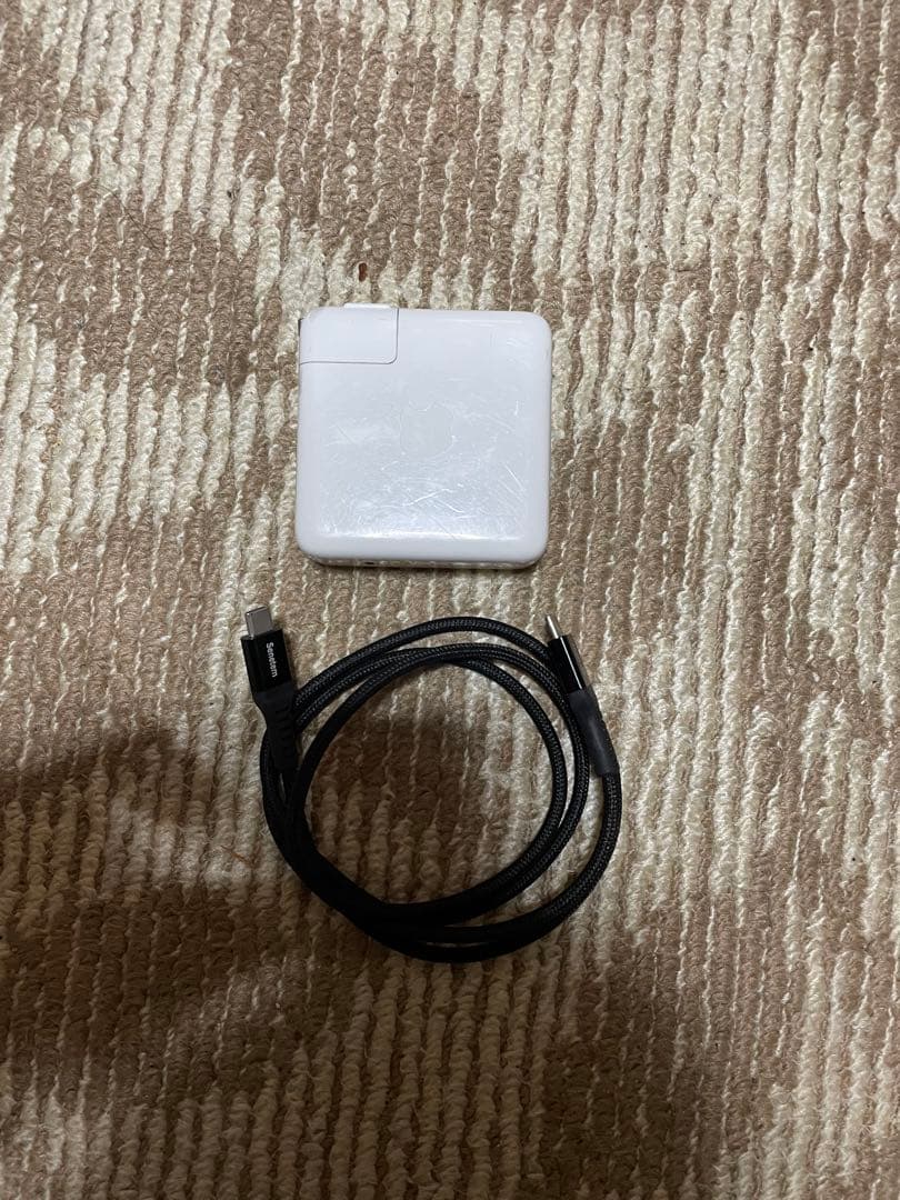 MacBook Pro 13インチ M1 16gb, SSD 2TB 美品。