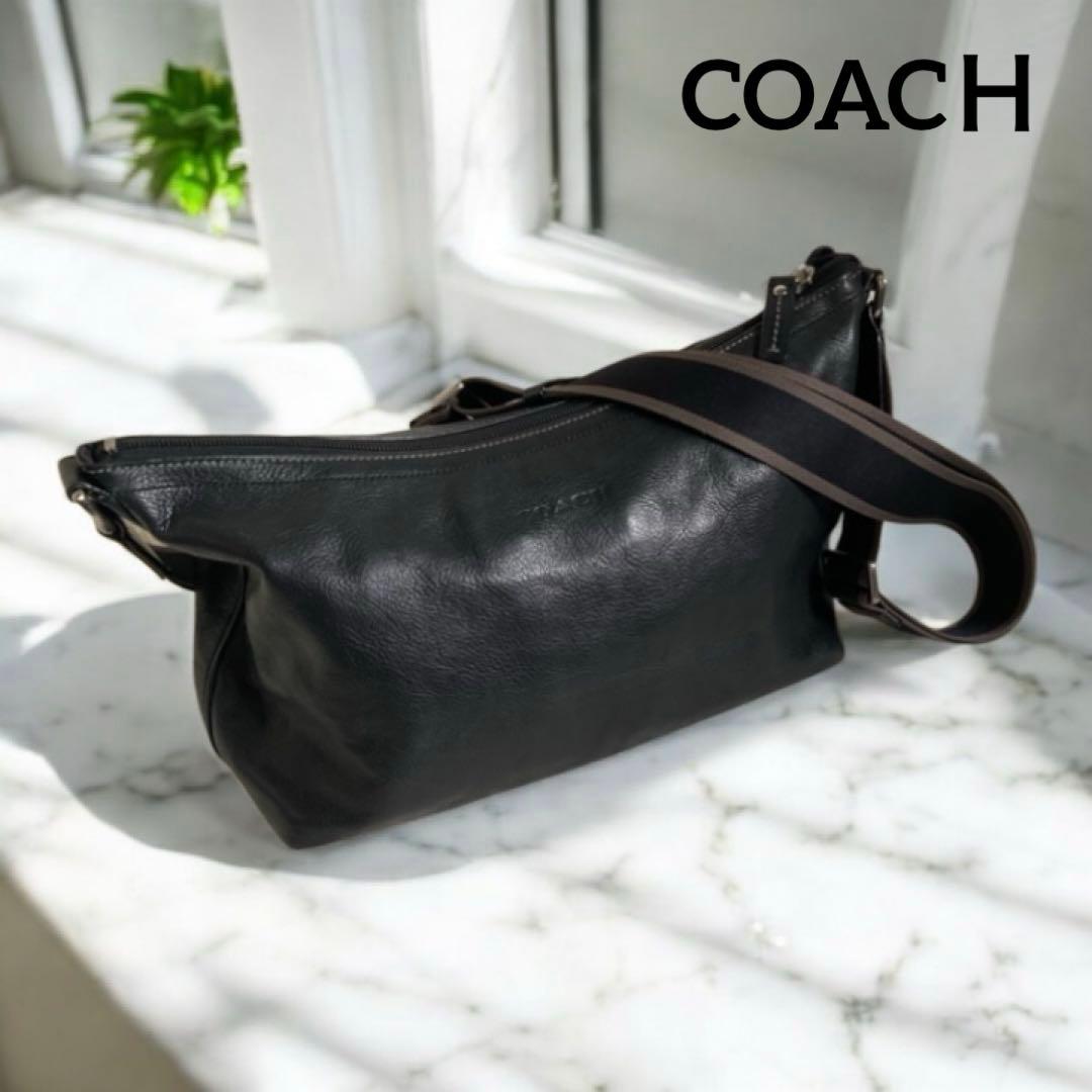 ＊B＊COACＨ　斜めがけショルダーバッグ　クロスボディ レザー　ブラック