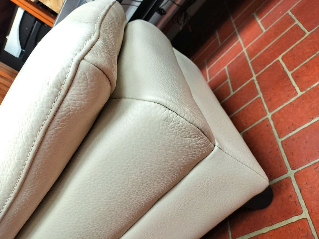 IDC大塚家具 オースチン オットマン フットスツール 総革