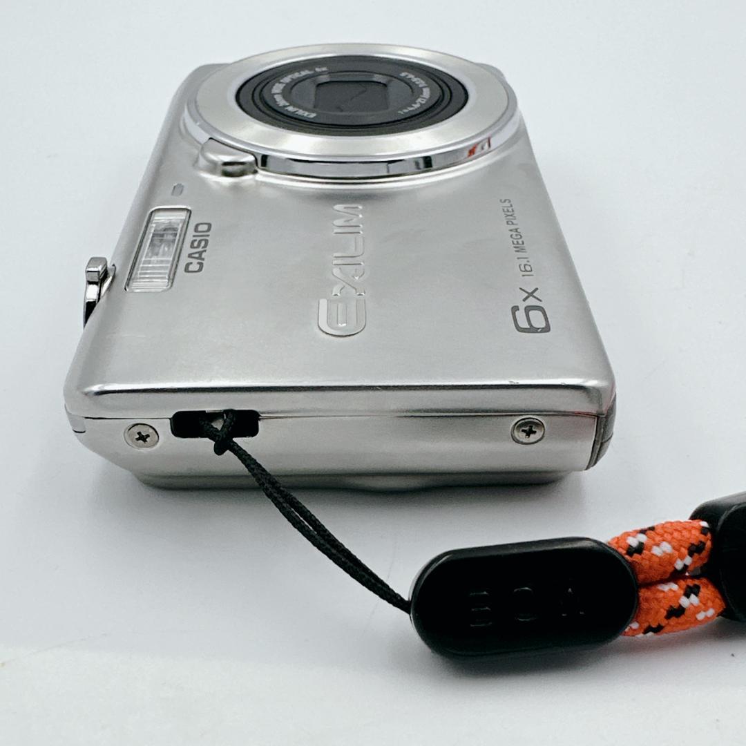 【美品】CASIO EXILIM EX-Z770 デジカメ シルバー