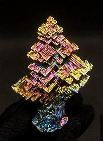 神秘的なビスマス結晶 207g ケース付き