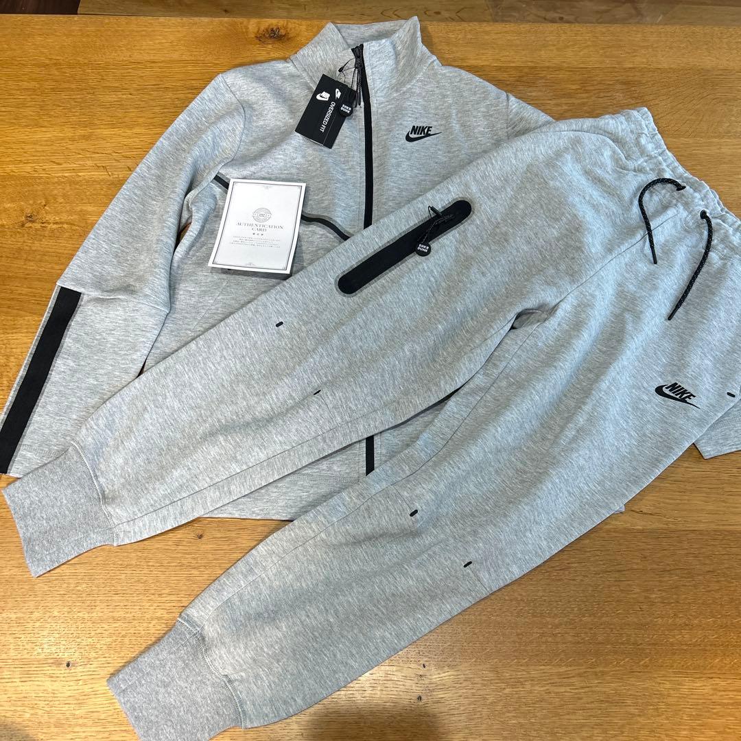 ナイキ ウィメンズ テック フリース ジャージ上下セット