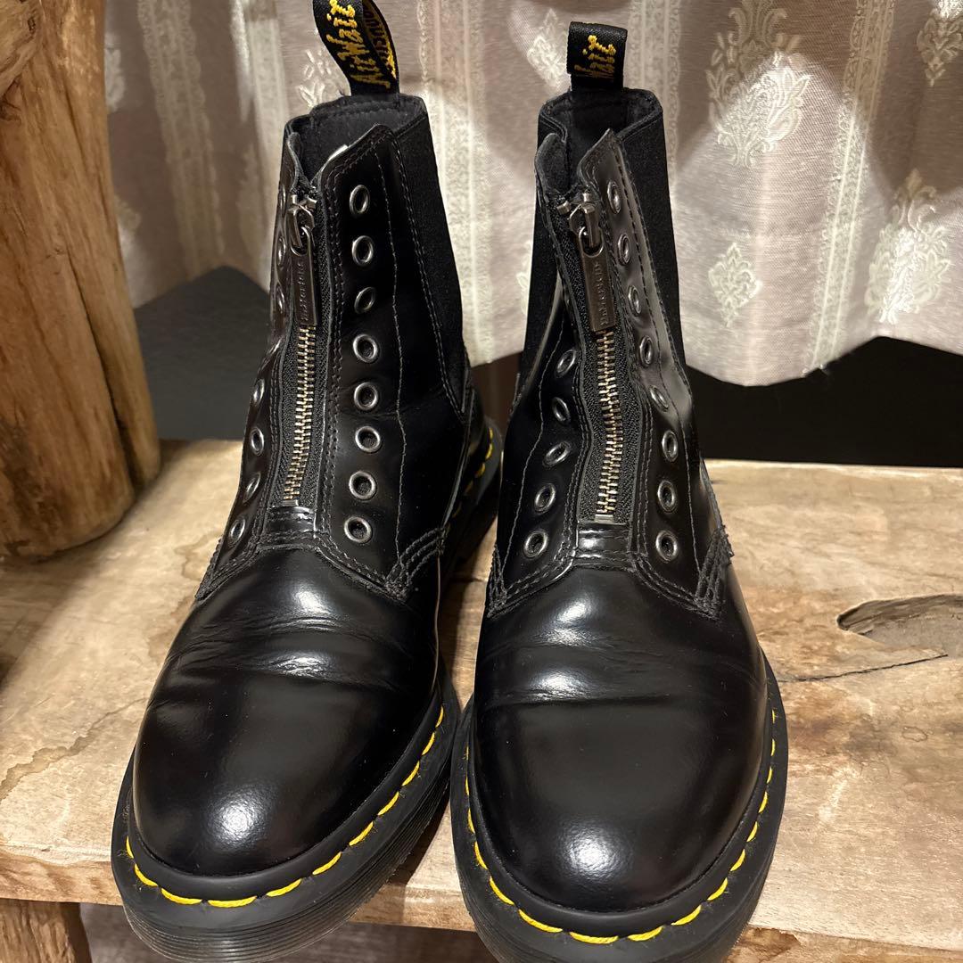 ジッパー付き黒 ドクターマーチン 1460 GUSSET