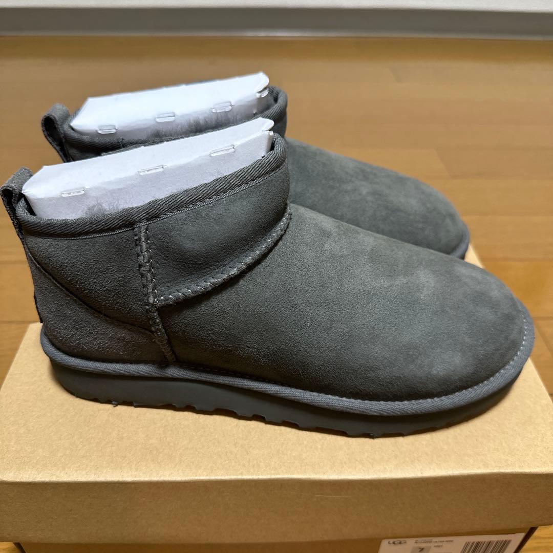 UGG クラシック ウルトラミニ 24センチ